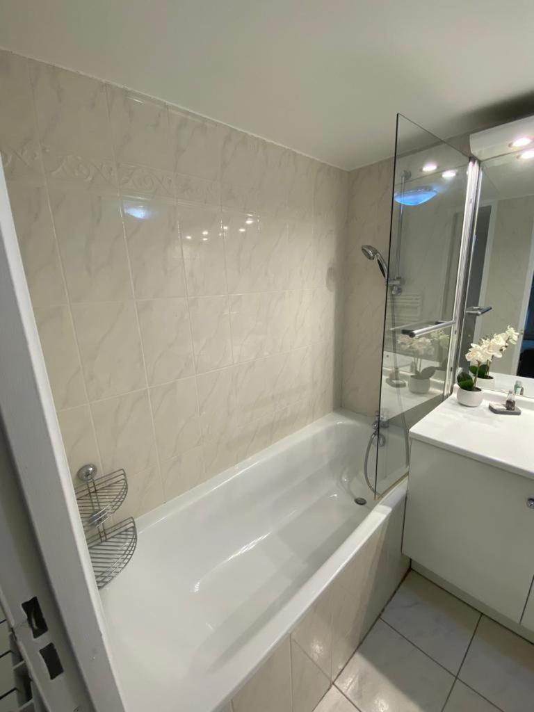 Magnifique Duplex 45 M2 Aux Portes De Paris Metro Barbara A 30Mn Expo Porte De Versailles มงต์รูช ภายนอก รูปภาพ