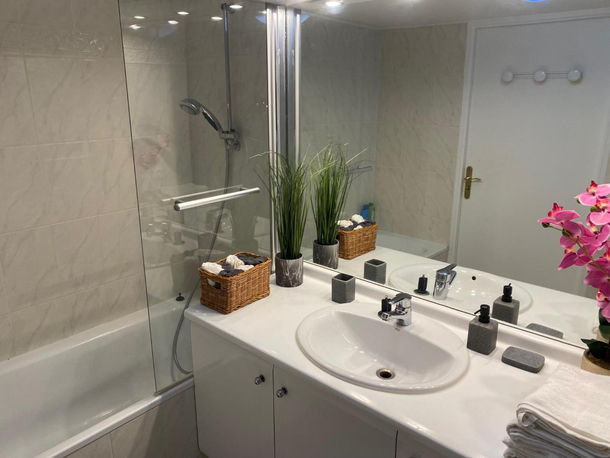 Magnifique Duplex 45 M2 Aux Portes De Paris Metro Barbara A 30Mn Expo Porte De Versailles มงต์รูช ภายนอก รูปภาพ